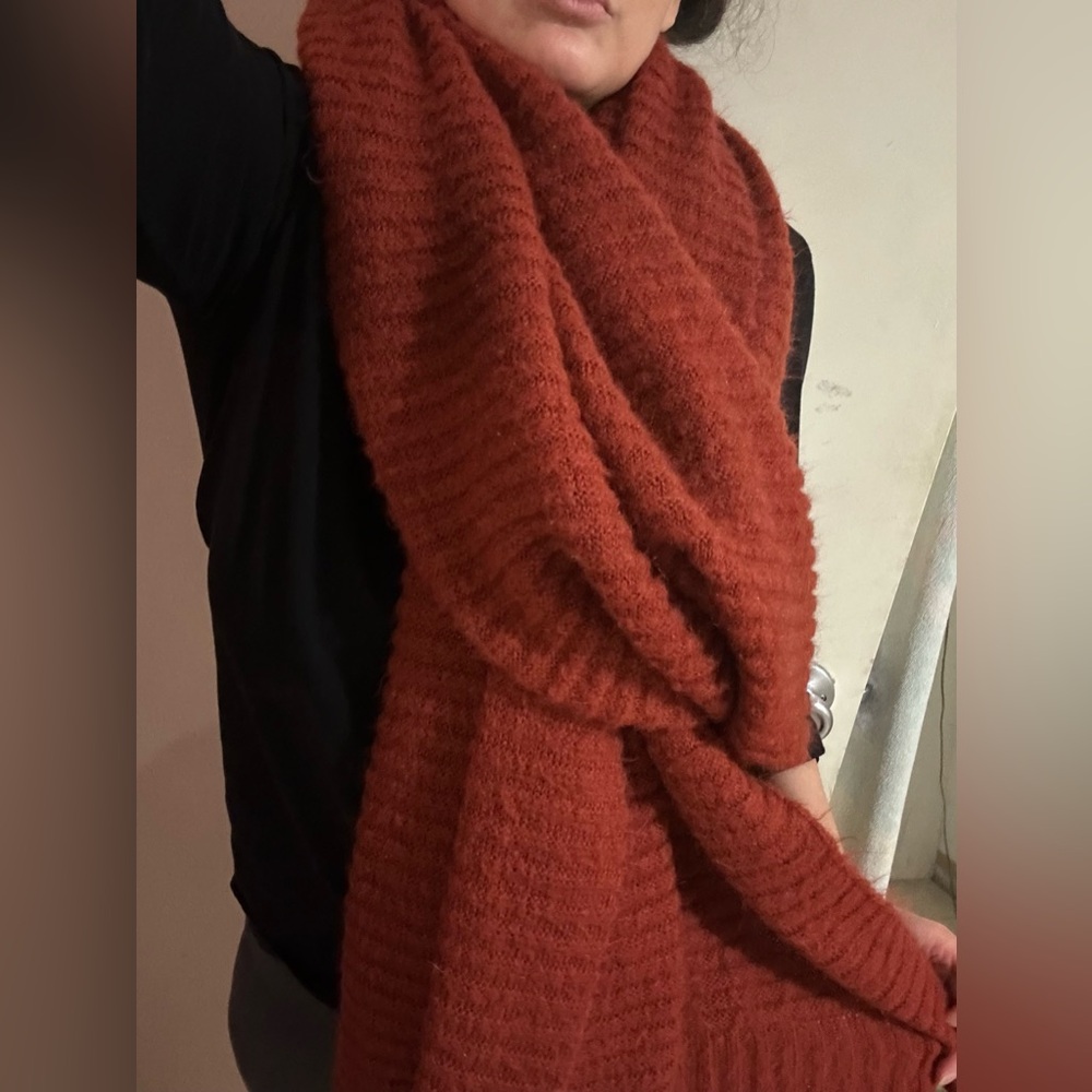 Elegant Women's Rust Knit scarf